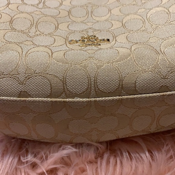 Tan COACH cross body purse EXCELLENT condition - Picture 2 of 6